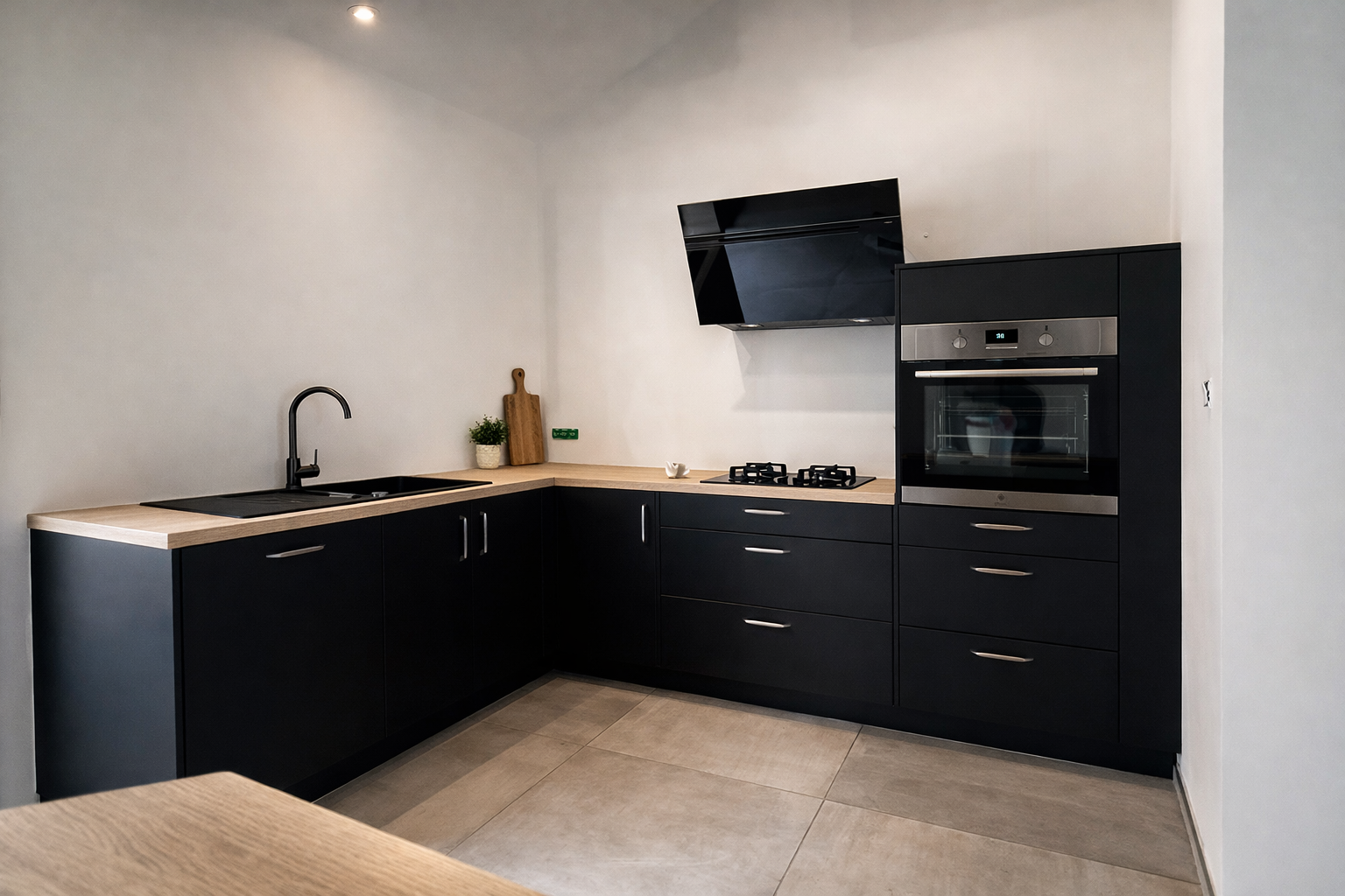 Cuisine ambiance noire à La Bazoge en Sarthe